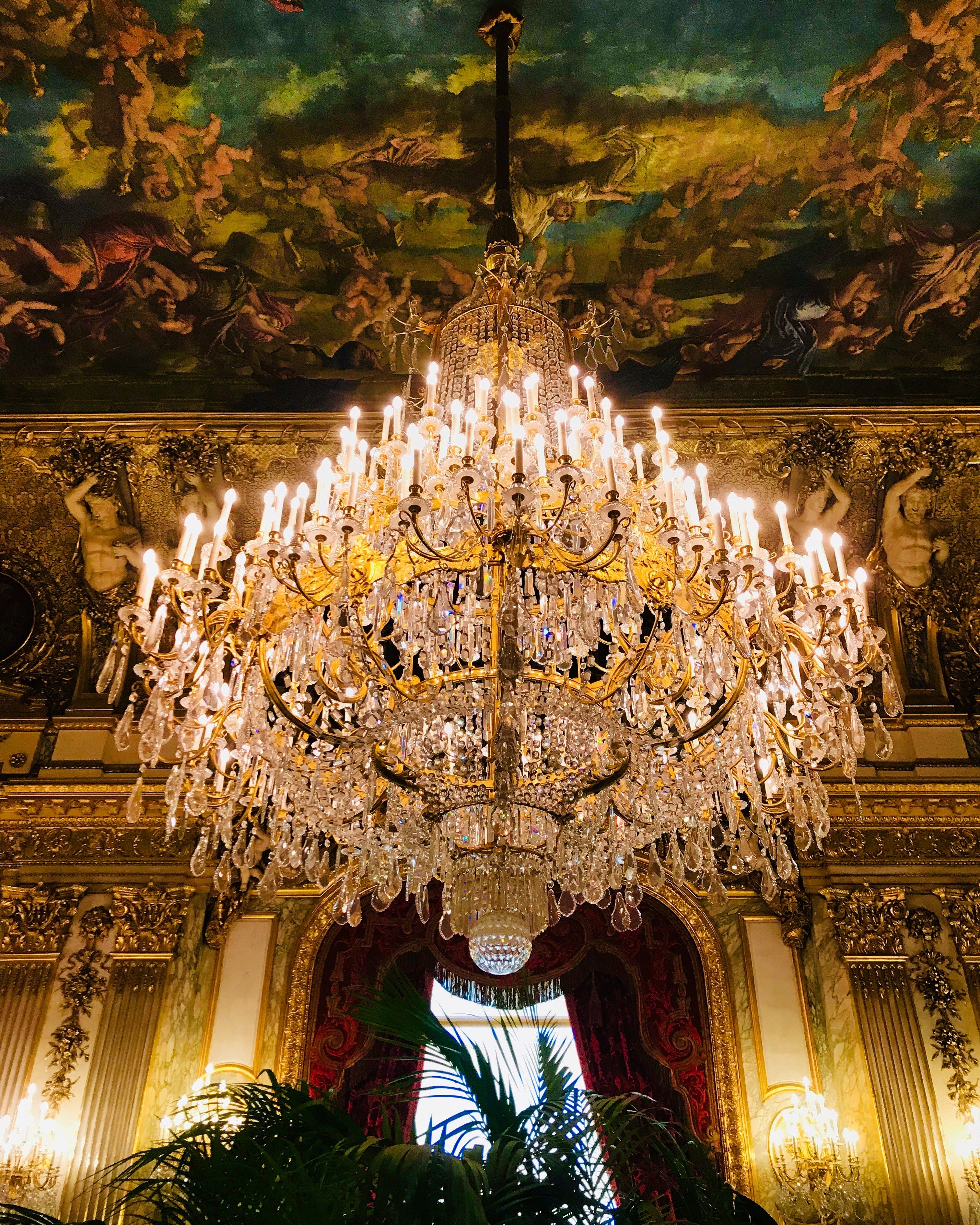 Crystal Quality: A Guide for Chandelier Shoppers